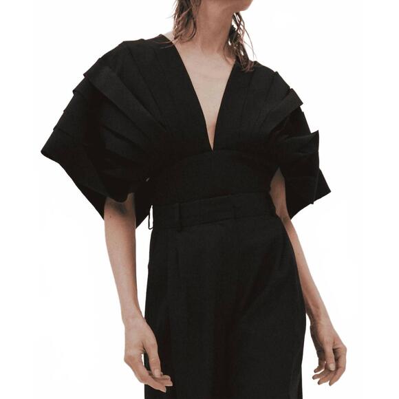NEW A.W.A.K.E. MODE multi panel top in black
